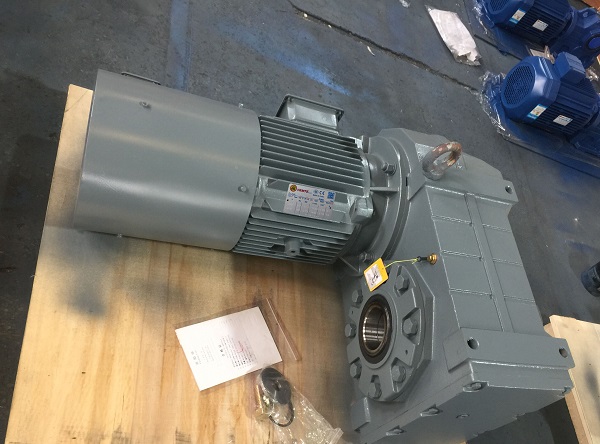 1比90減速電機,1:90減速機,90比減速器,裝箱機減速機,減速機樣本