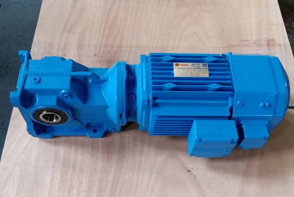 KA47-0.75KW-4P-48.95-M1-180&deg;減速機